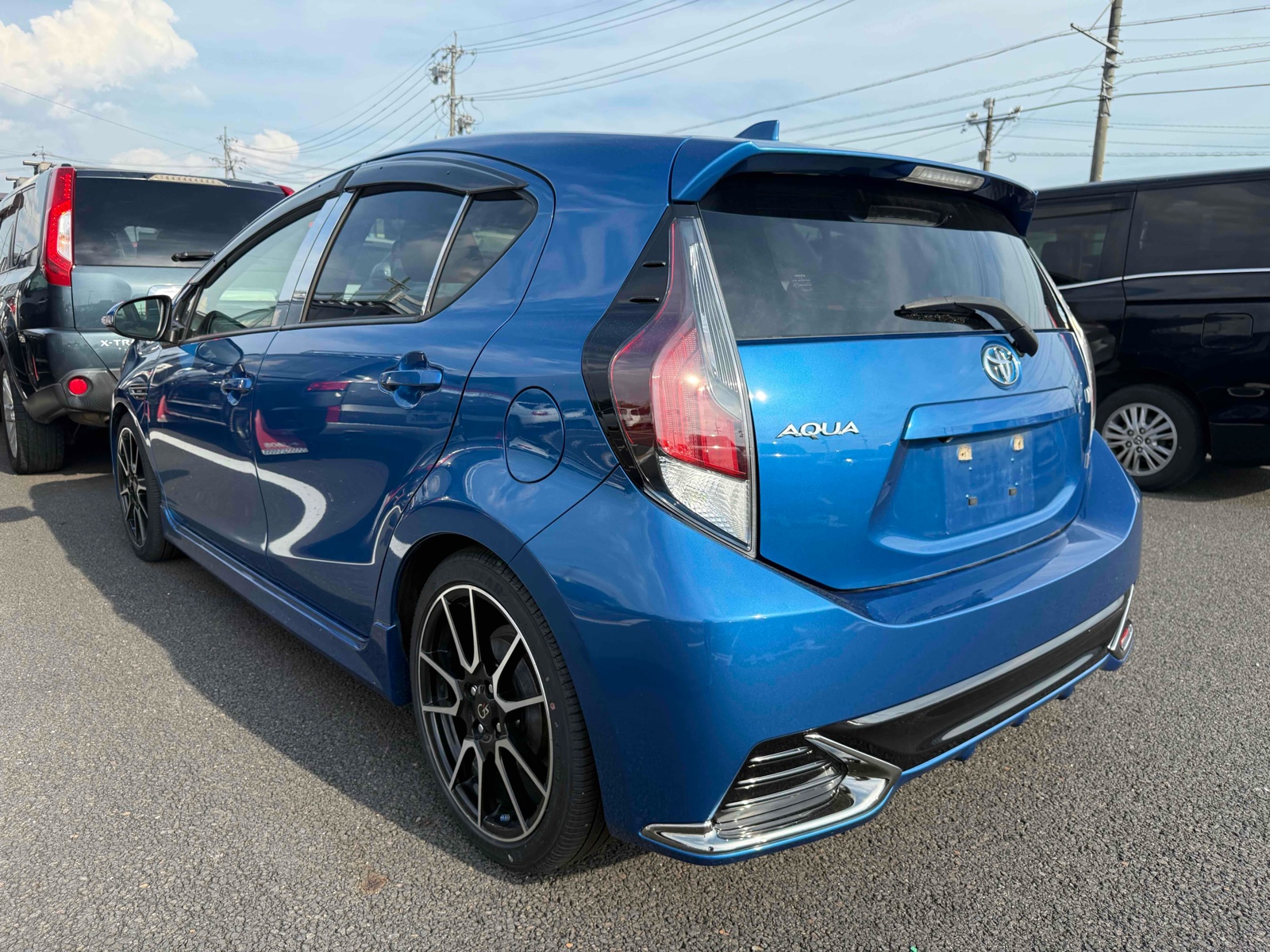 2015 TOYOTA AQUA 3.5 auction-graded Japanese used car for sale export to United Kingdom 