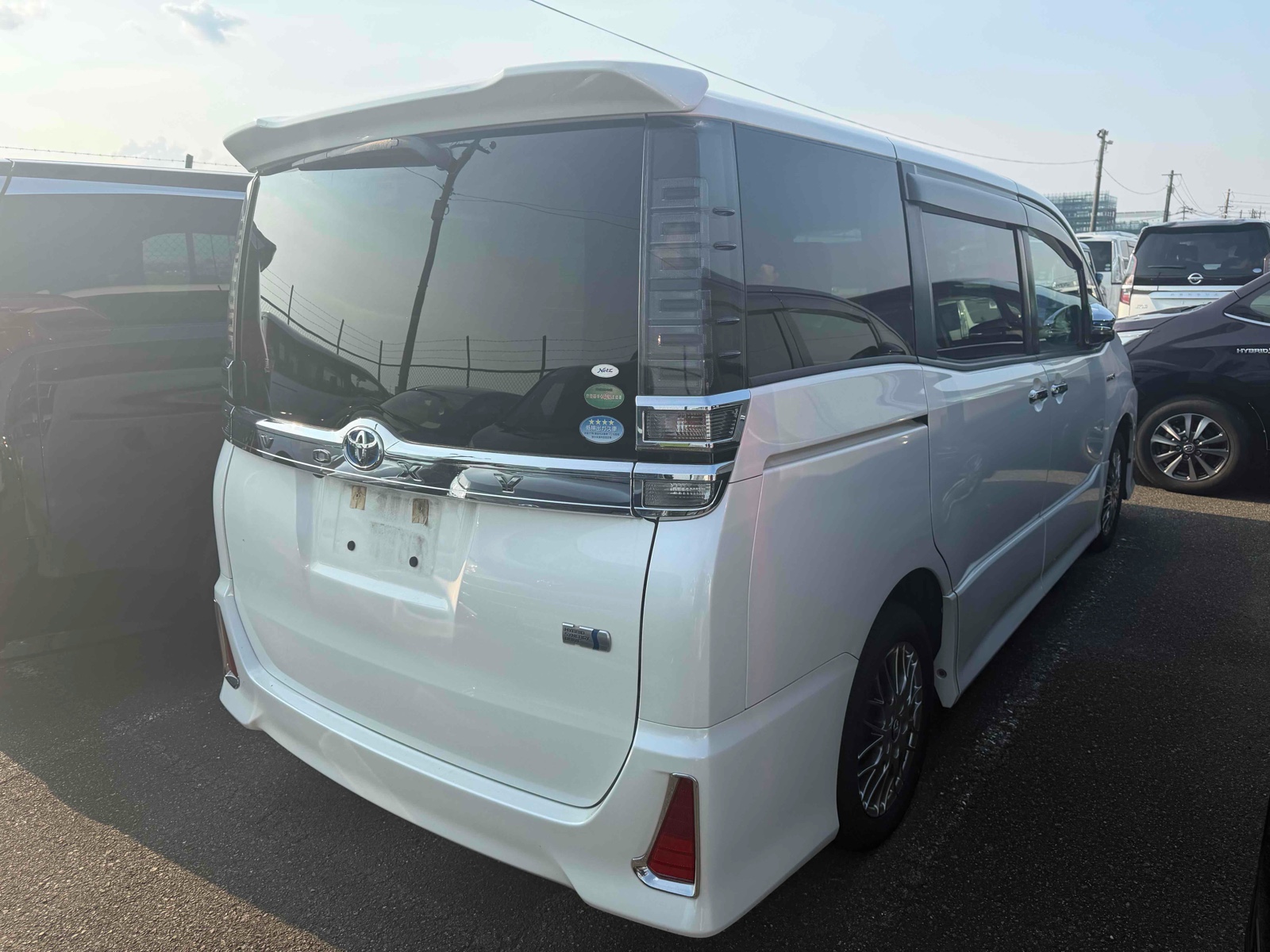 2018 TOYOTA VOXY R auction-graded Japanese used car for sale export to United Kingdom 