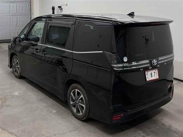 2023 TOYOTA VOXY R auction-graded Japanese used car for sale export to United Kingdom 