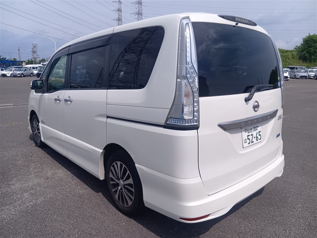 2014 NISSAN SERENA