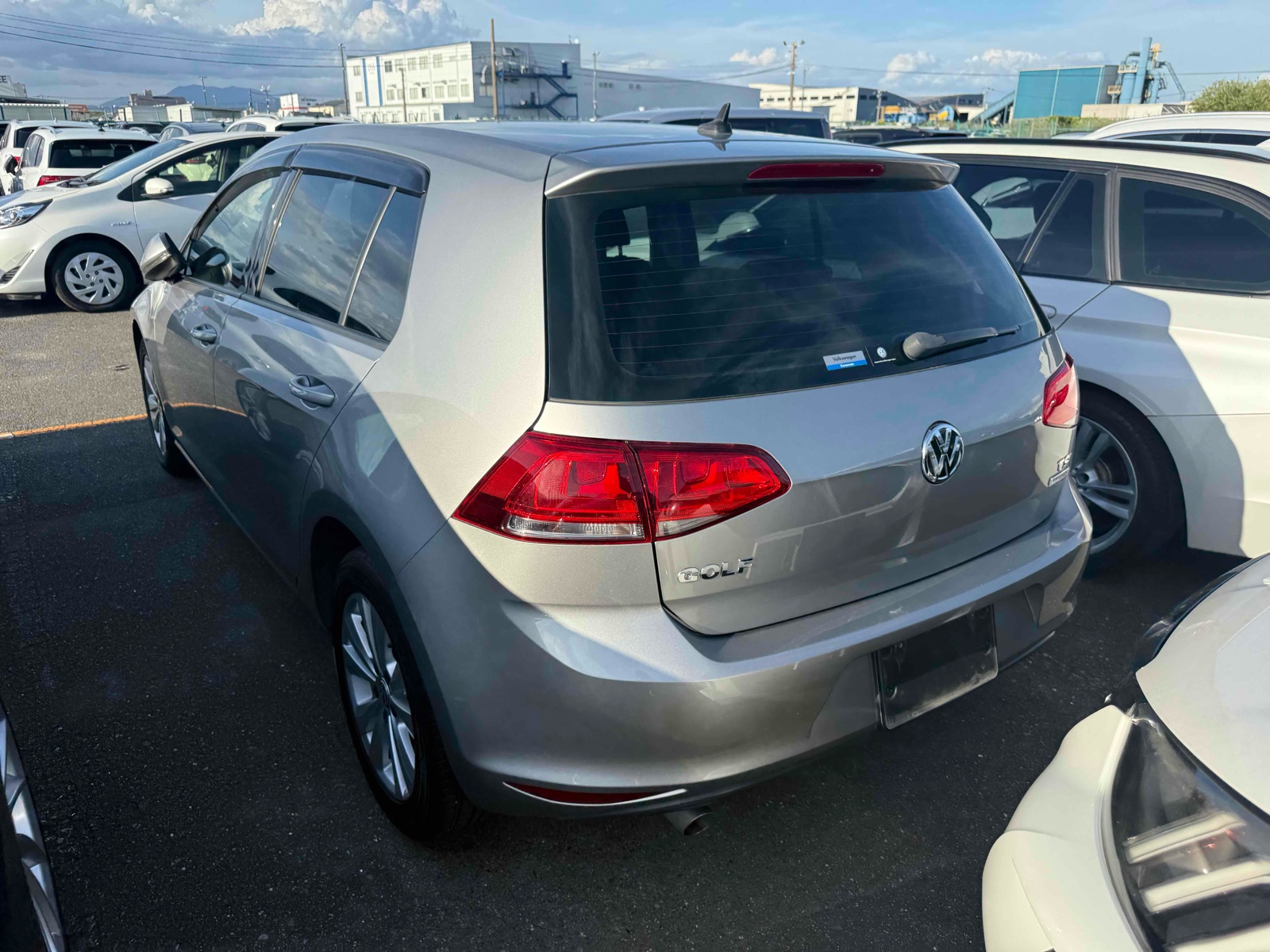 2015 VOLKSWAGEN GOLF 4.5 auction-graded Japanese used car for sale export to Ireland 