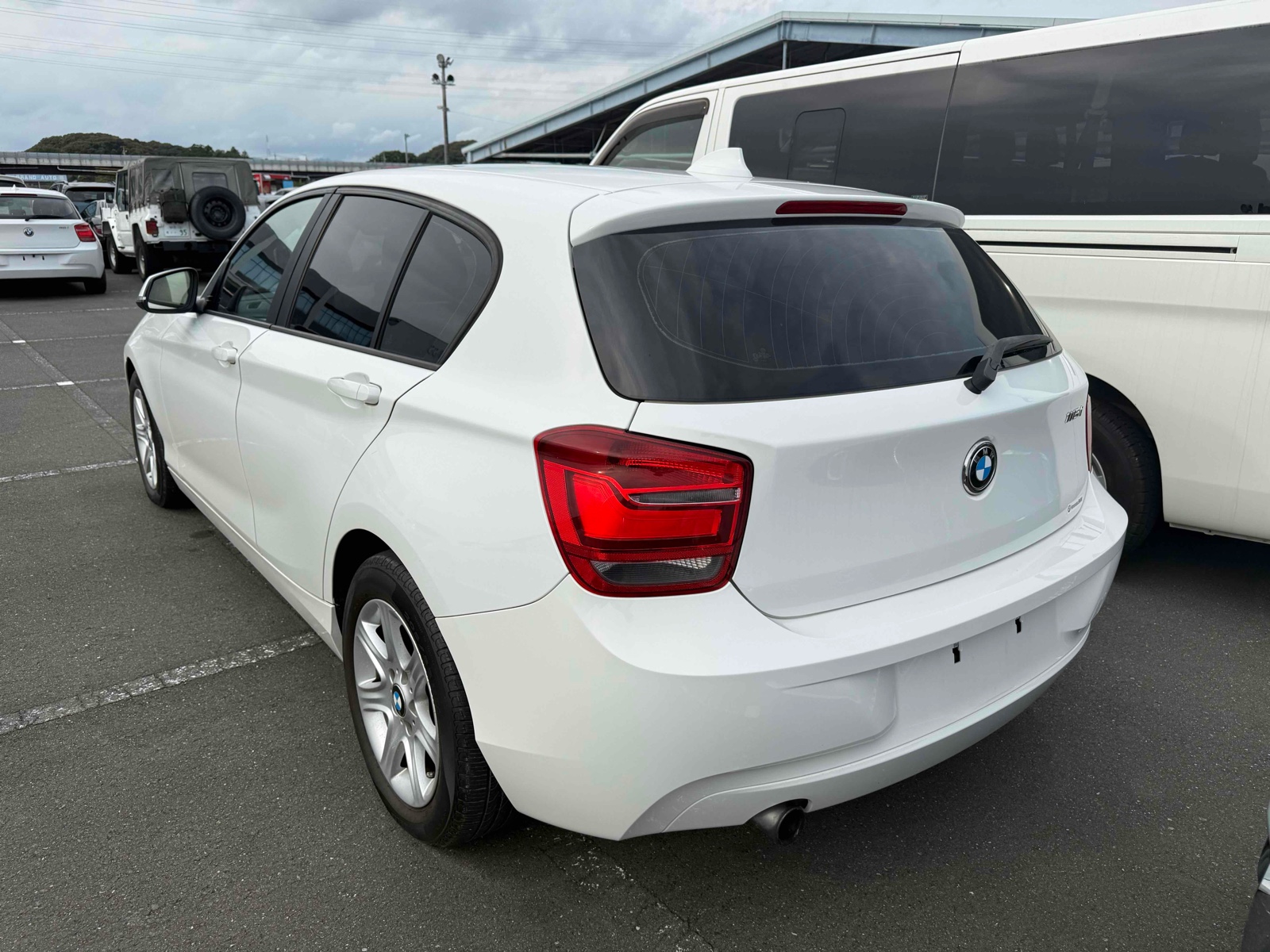 2013 BMW 1 SERIES 4.5 auction-graded Japanese used car for sale export to United Kingdom 