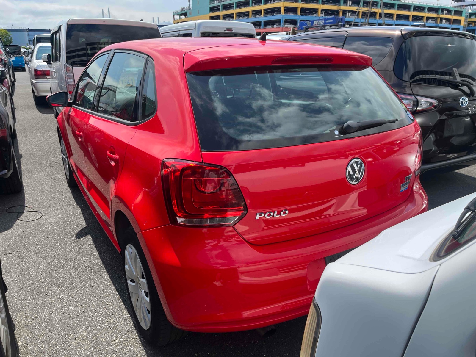 2014 VOLKSWAGEN POLO