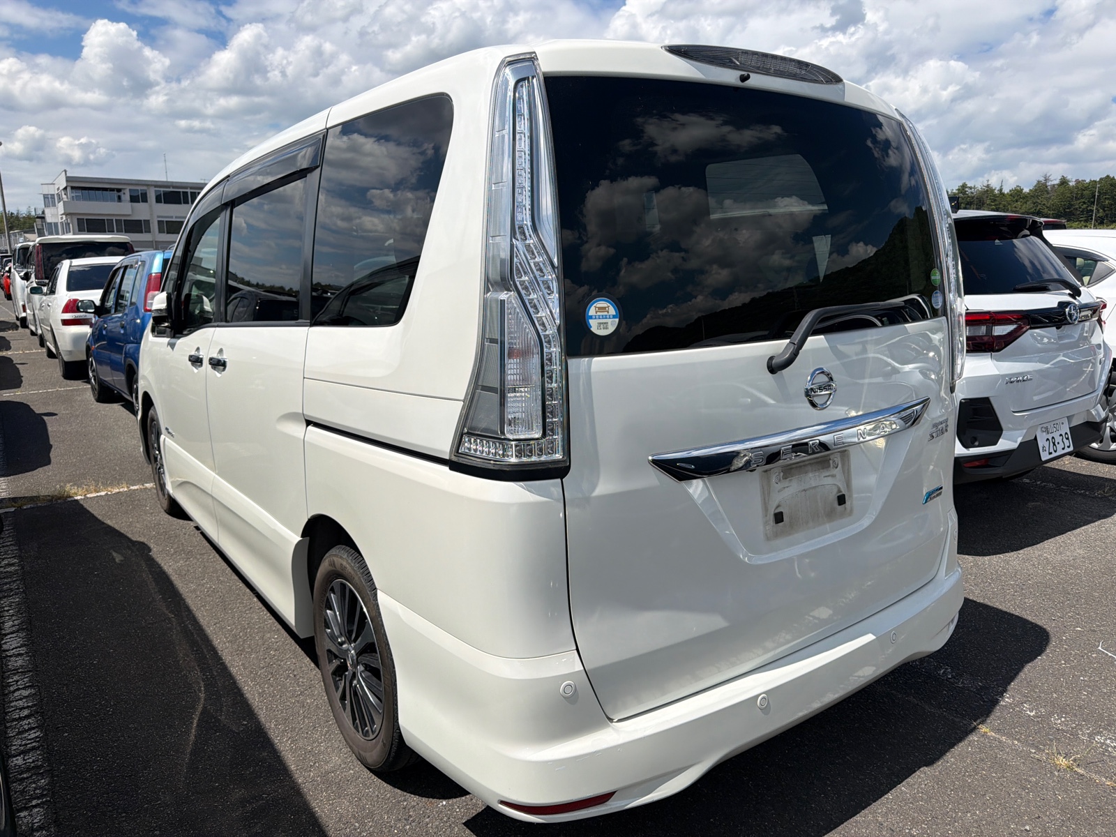 2015 NISSAN SERENA