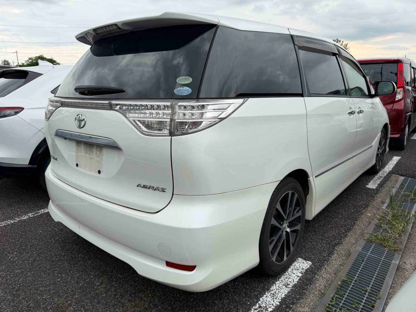 2013 TOYOTA ESTIMA 3.5 auction-graded Japanese used car for sale export to United Kingdom 