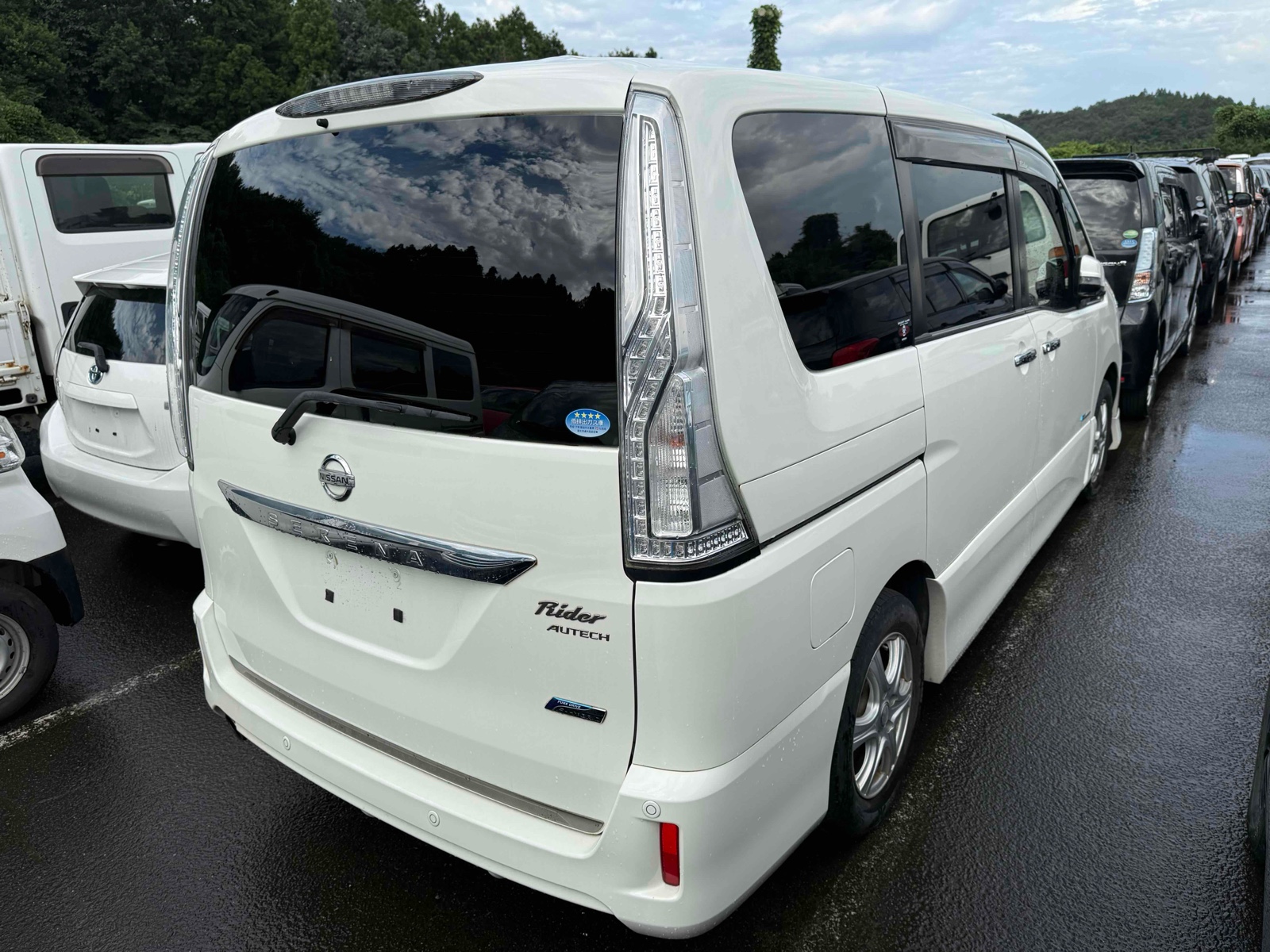 2014 NISSAN SERENA