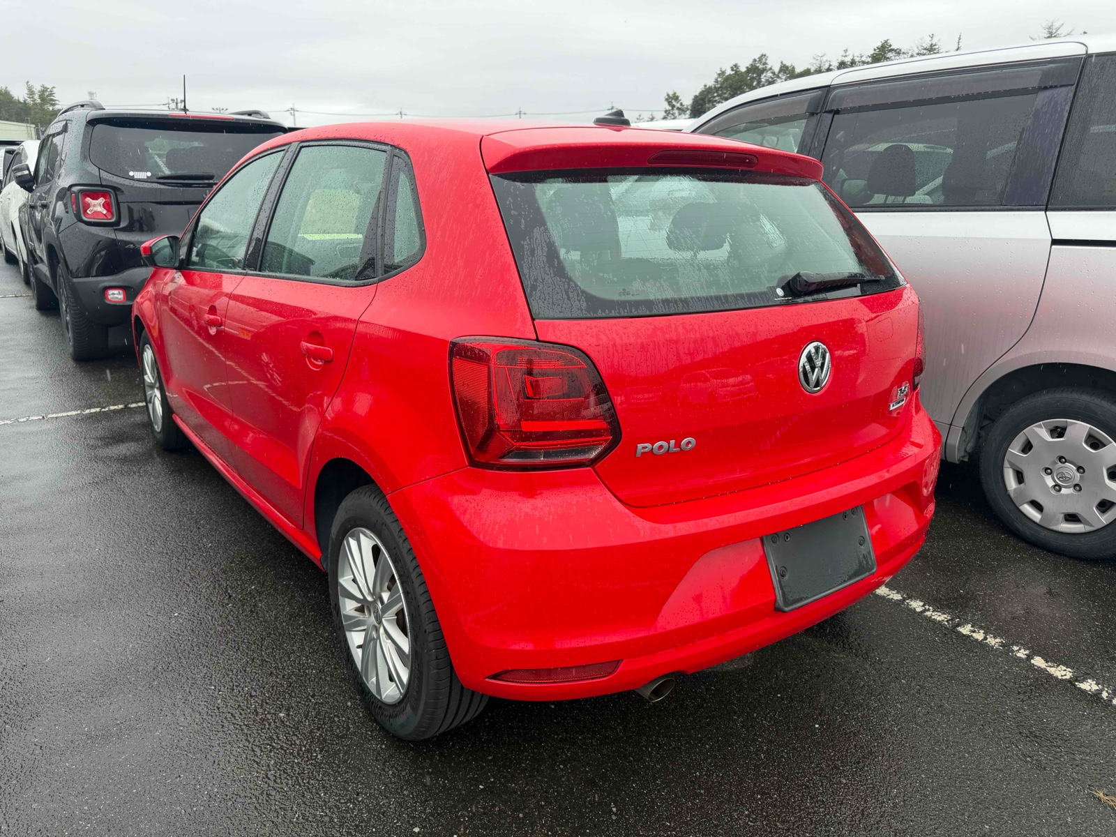 2016 VOLKSWAGEN POLO 4 auction-graded Japanese used car for sale export to United Kingdom 