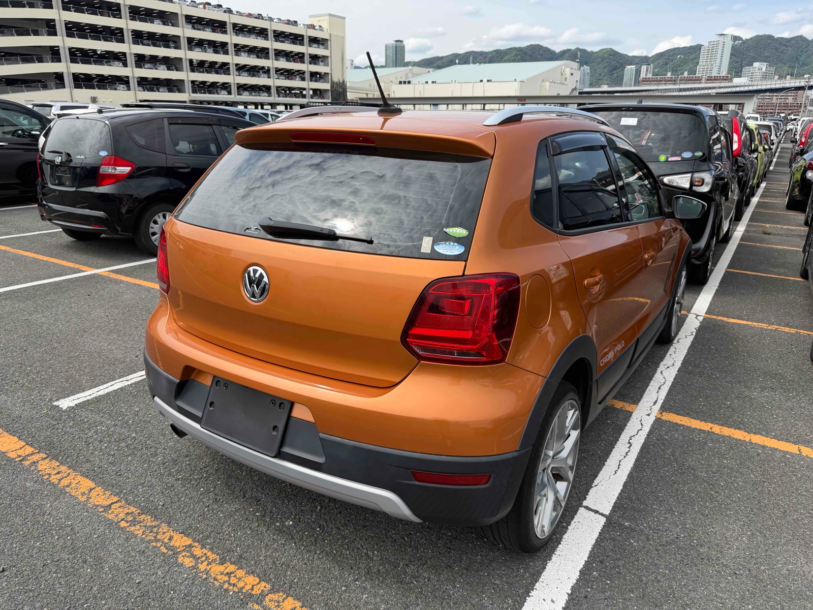 2016 VOLKSWAGEN POLO