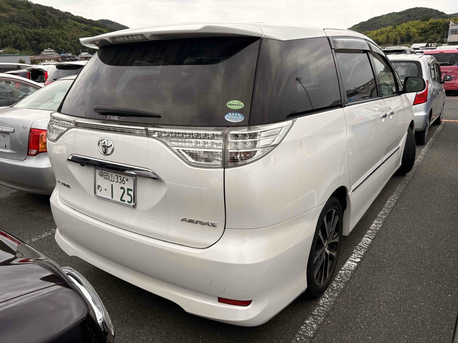 2013 TOYOTA ESTIMA 3.5 auction-graded Japanese used car for sale export to United Kingdom 