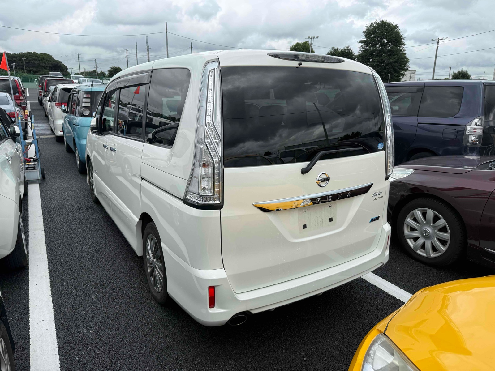 2014 NISSAN SERENA