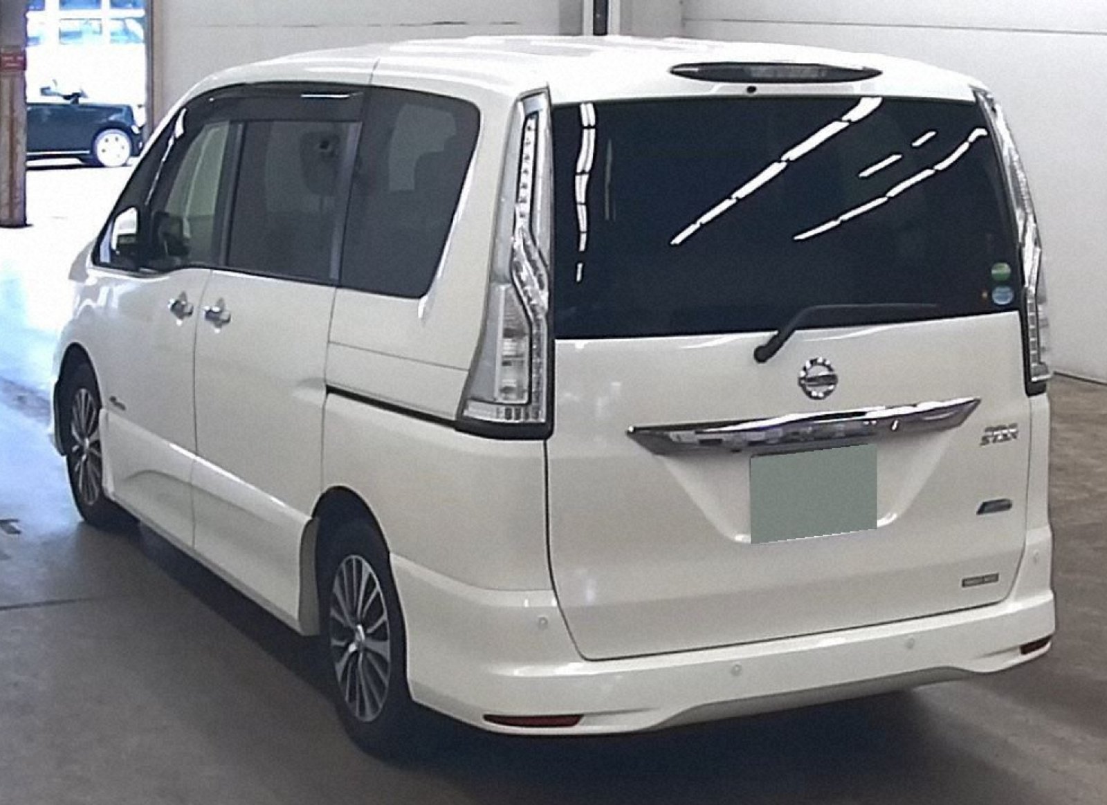 2014 NISSAN SERENA