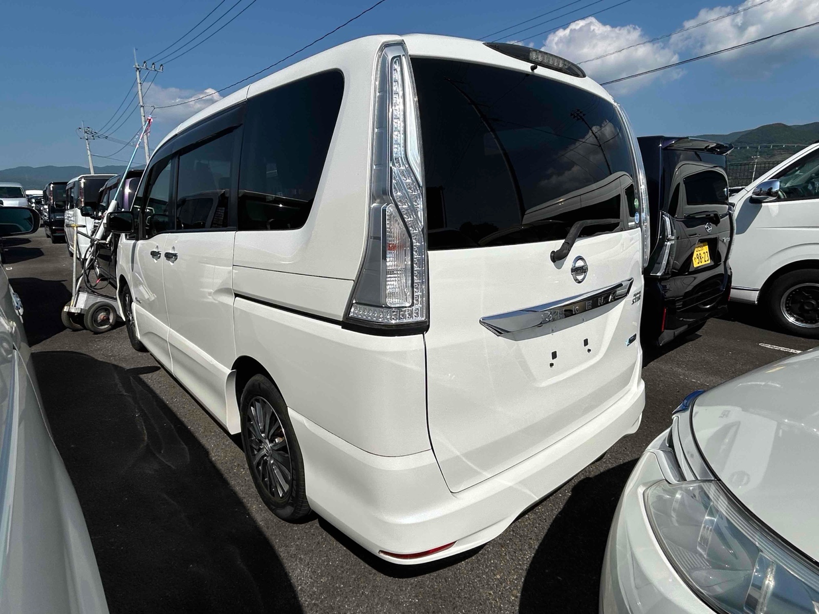 2014 NISSAN SERENA
