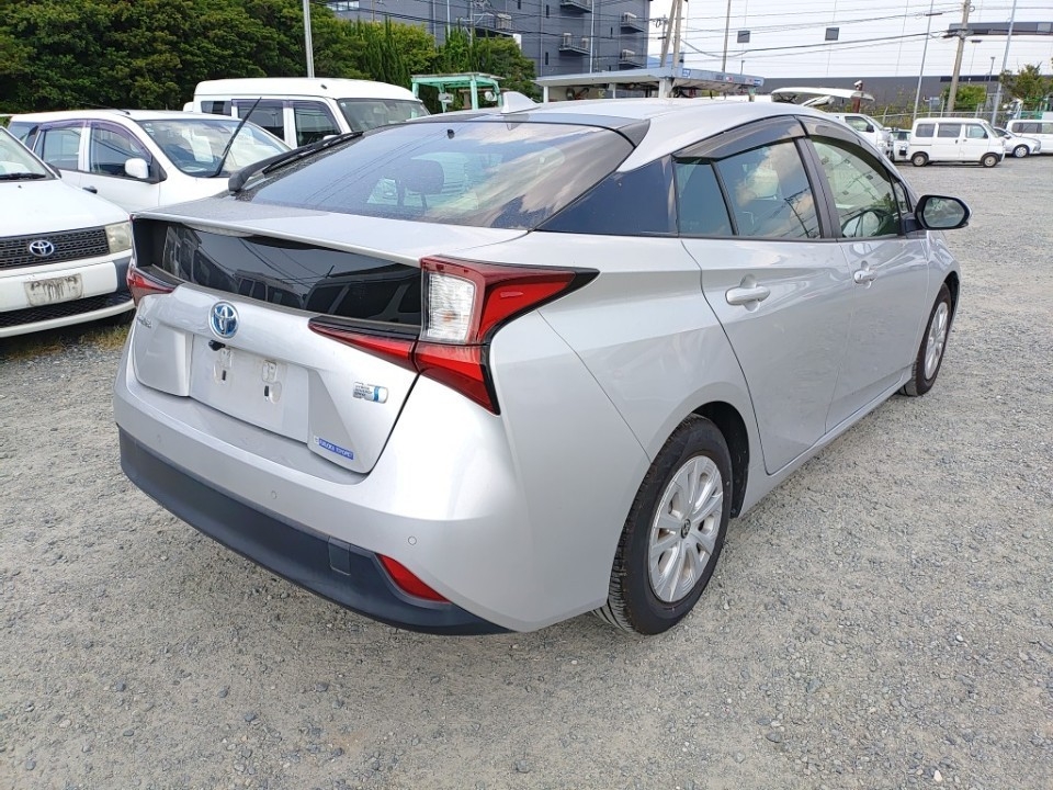 2021 TOYOTA PRIUS