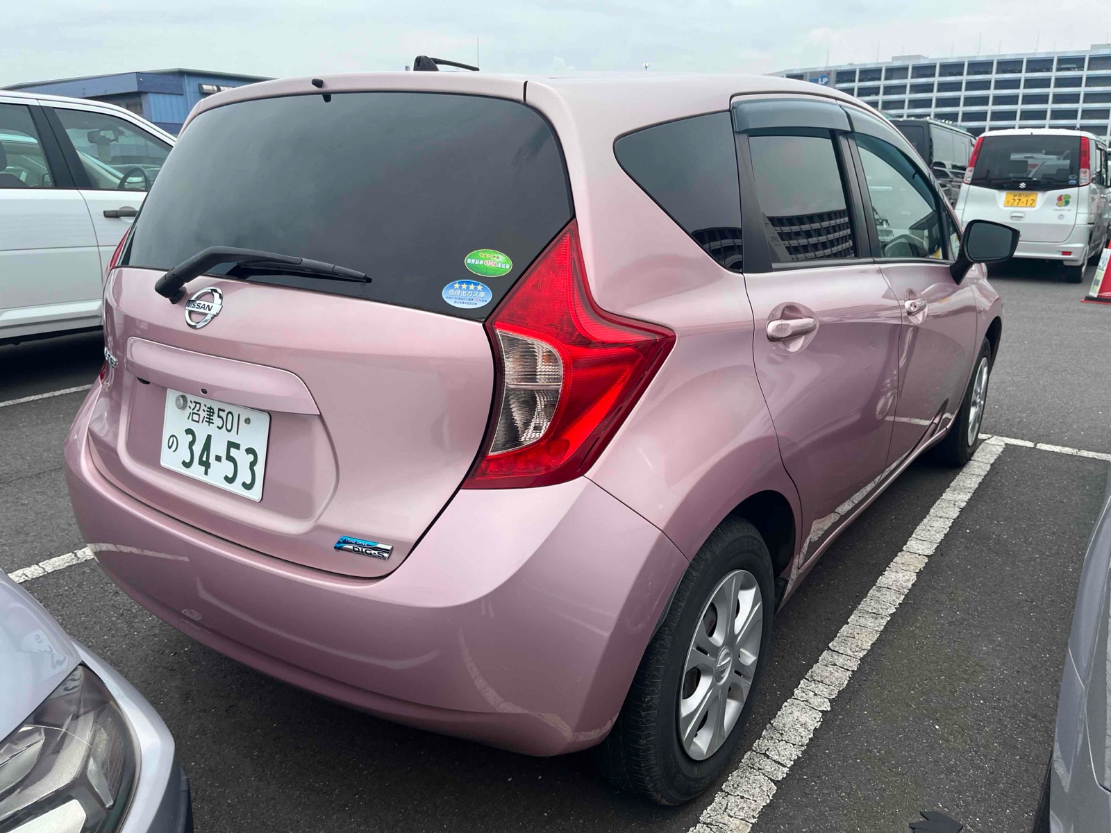 2015 NISSAN NOTE  auction-graded Japanese used car for sale export to Ireland 