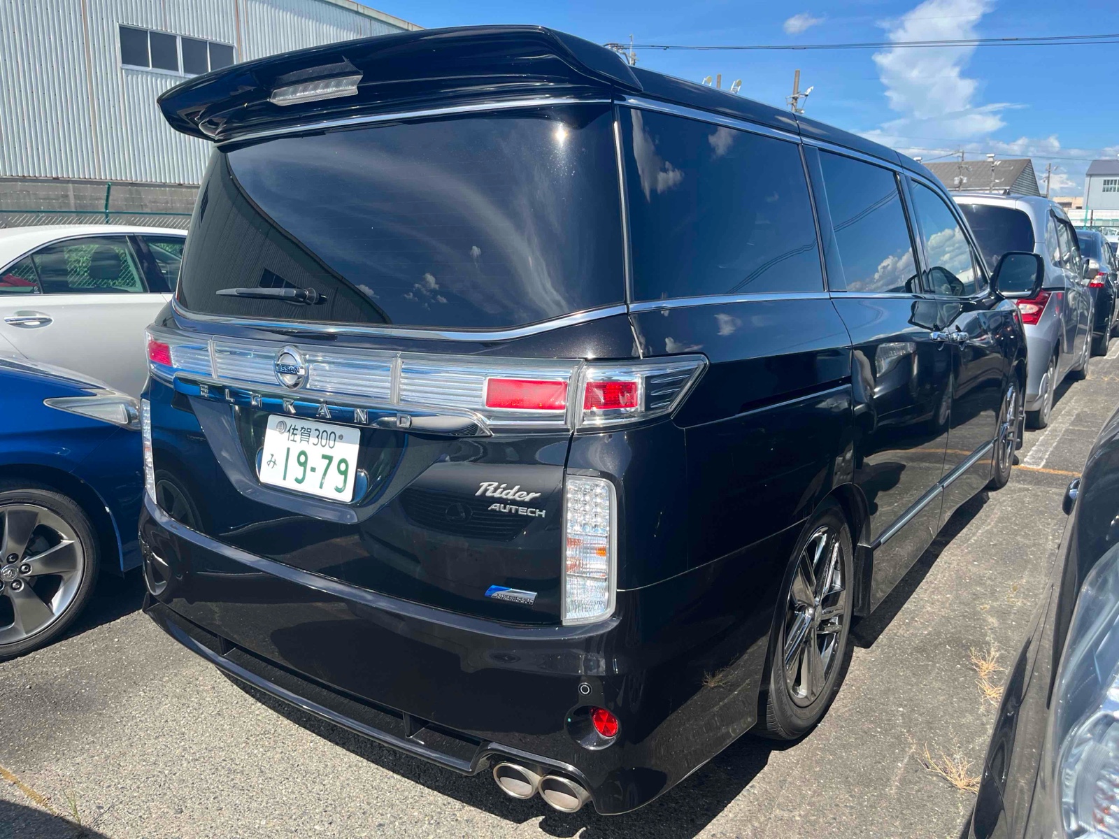 2010 NISSAN ELGRAND 3.5 auction-graded Japanese used car for sale export to United Kingdom 