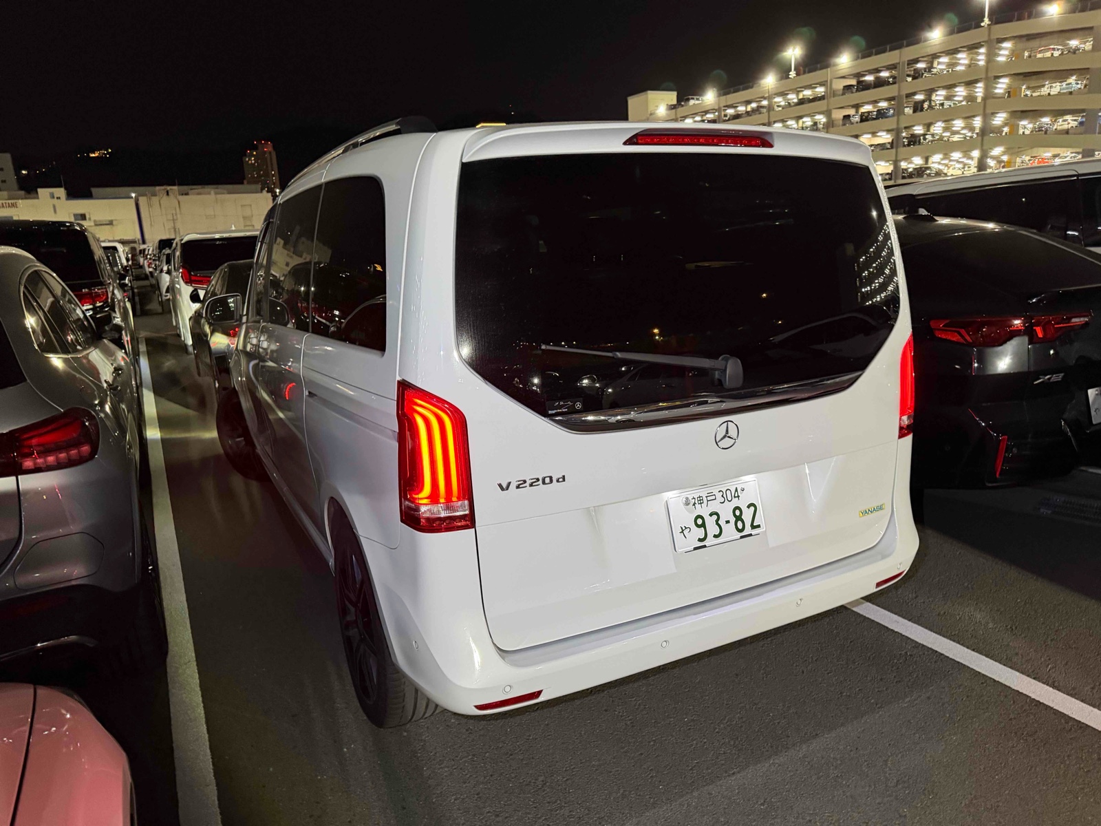 2021 MERCEDES BENZ V CLASS 4 auction-graded Japanese used car for sale export to United Kingdom 