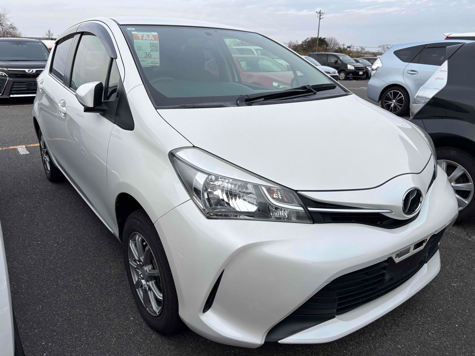 2015 TOYOTA VITZ