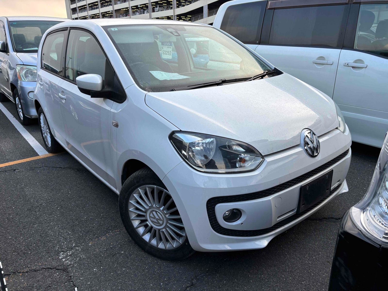 2015 VOLKSWAGEN UP 4 auction-graded Japanese used car for sale export to United Kingdom 