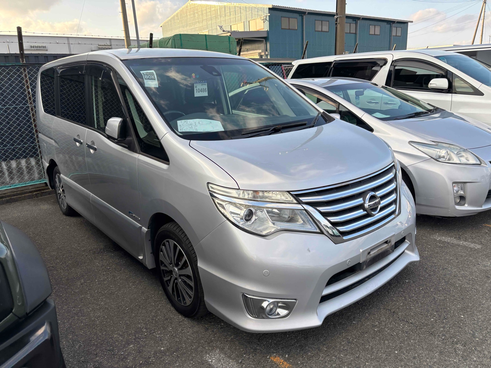 2014 NISSAN SERENA 4 auction-graded Japanese used car for sale export to United Kingdom 