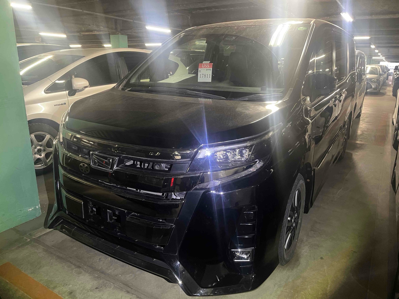 2018 TOYOTA NOAH R auction-graded Japanese used car for sale export to United Kingdom 