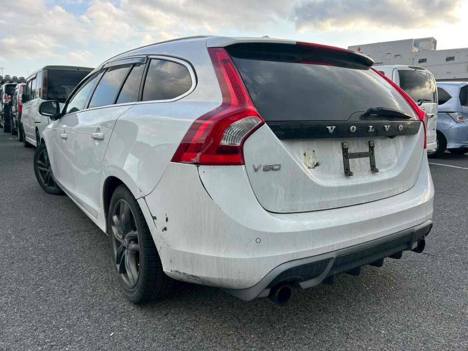 2012 VOLVO V60 4 auction-graded Japanese used car for sale export to United Kingdom 