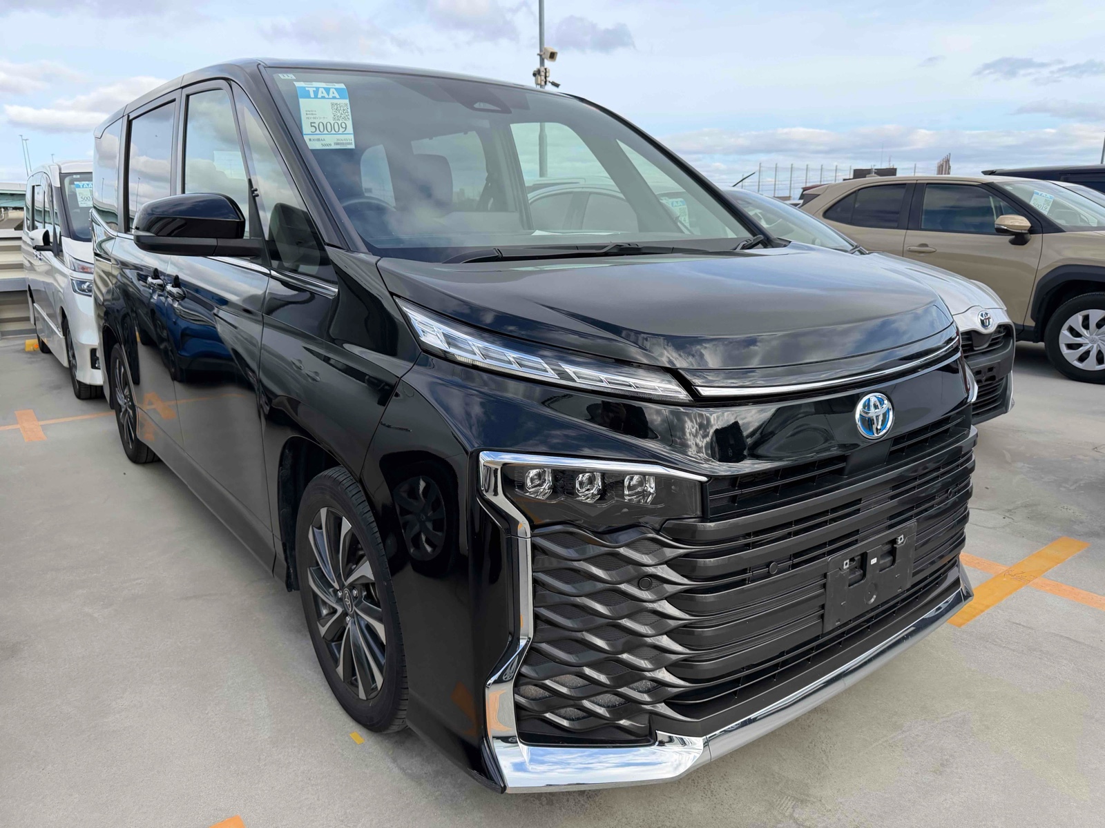 2022 TOYOTA VOXY RA auction-graded Japanese used car for sale export to United Kingdom 