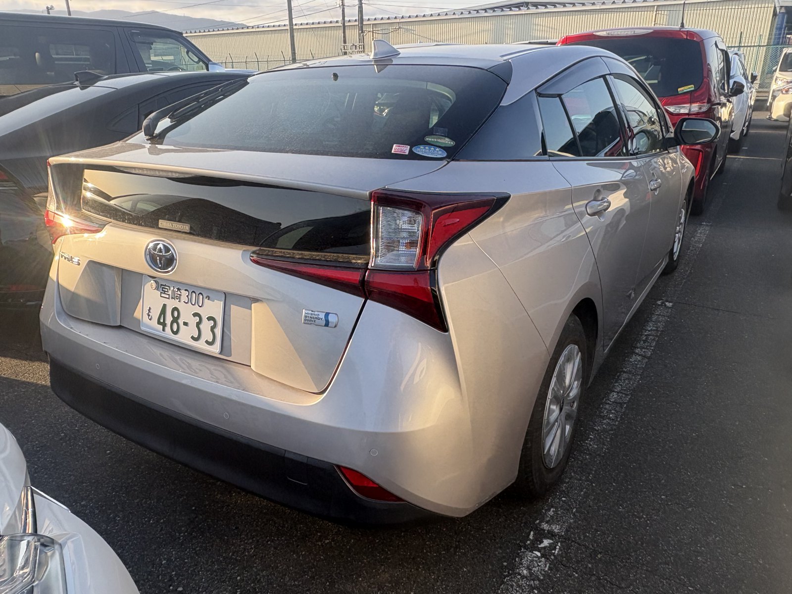 2019 TOYOTA PRIUS R auction-graded Japanese used car for sale export to United Kingdom 