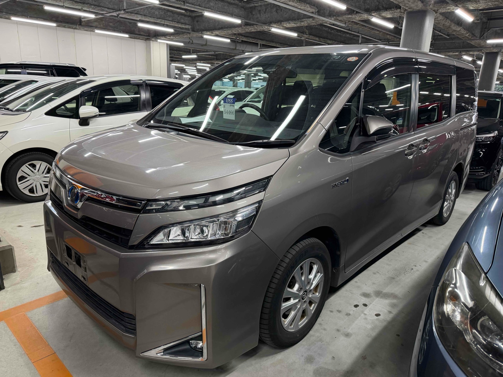 2018 TOYOTA VOXY 4 auction-graded Japanese used car for sale export to United Kingdom 