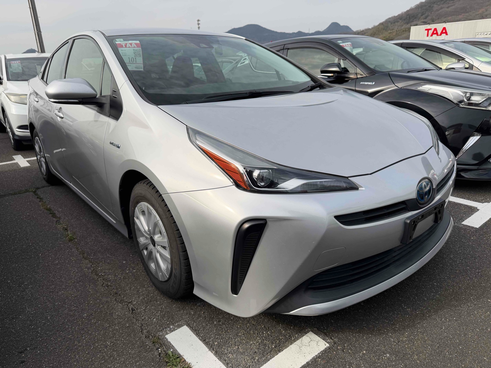 2019 TOYOTA PRIUS 4 auction-graded Japanese used car for sale export to United Kingdom 