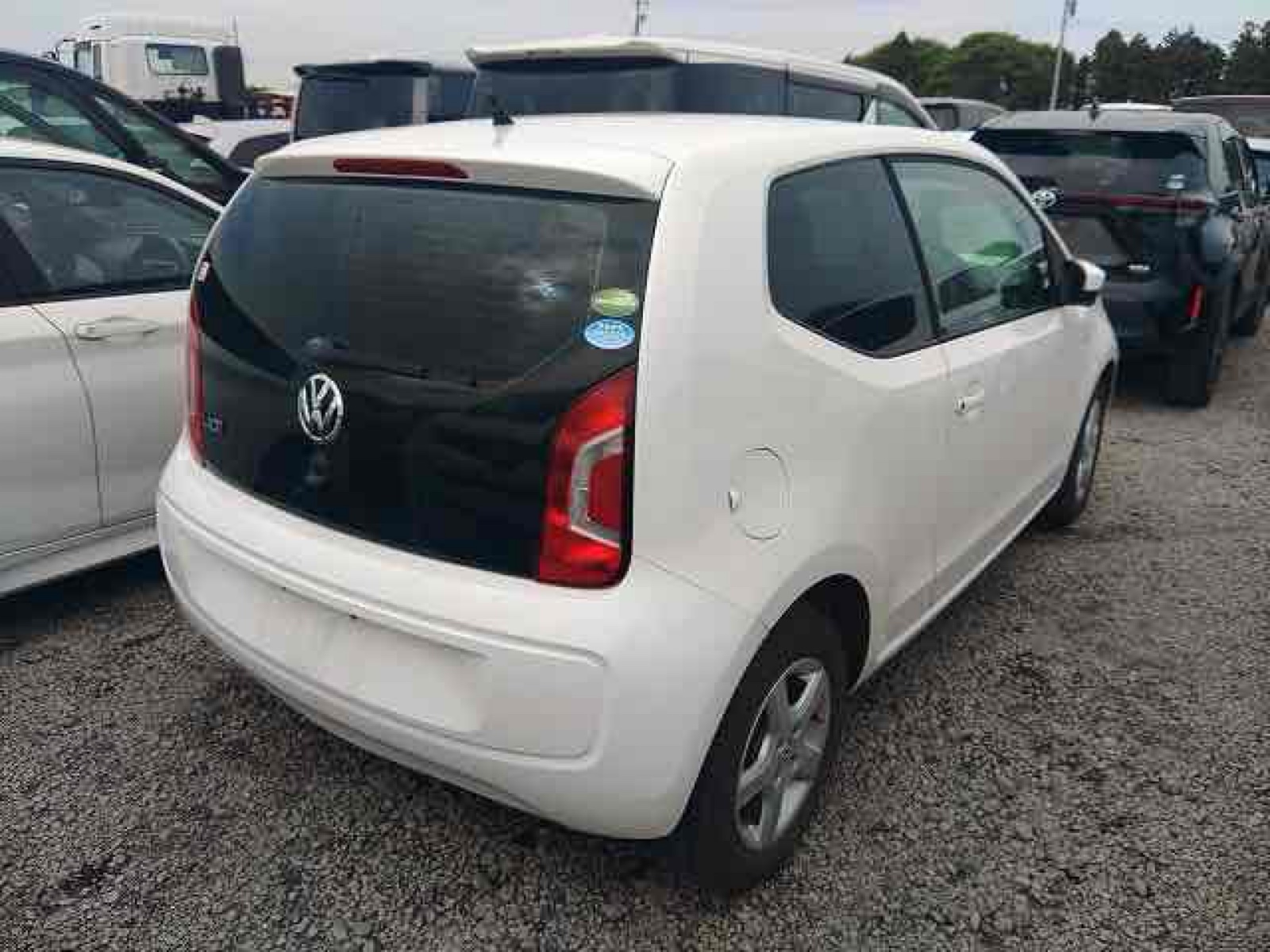 2015 VOLKSWAGEN UP 4 auction-graded Japanese used car for sale export to Ireland 