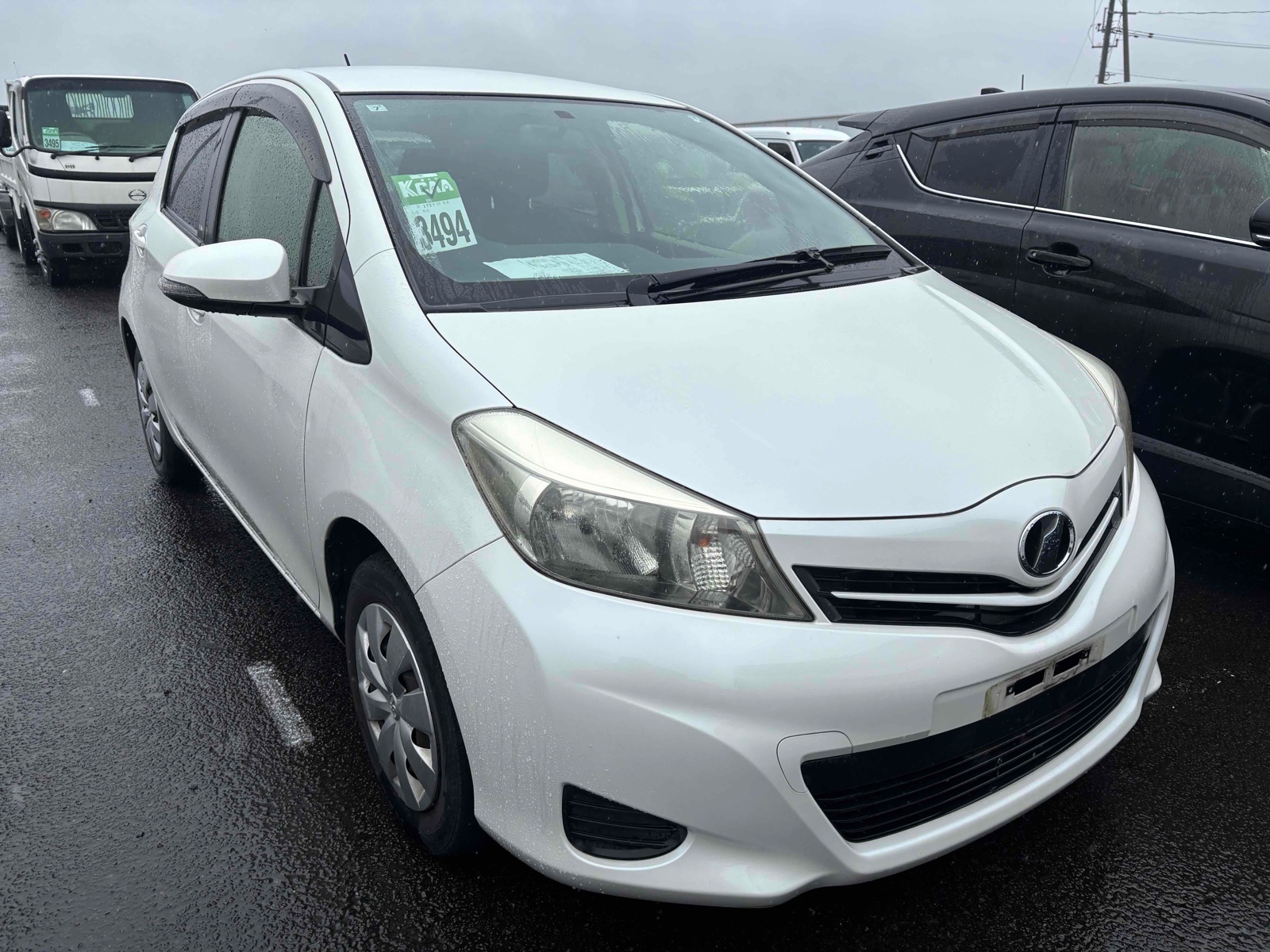 2013 TOYOTA VITZ 3.5 auction-graded Japanese used car for sale export to United Kingdom 