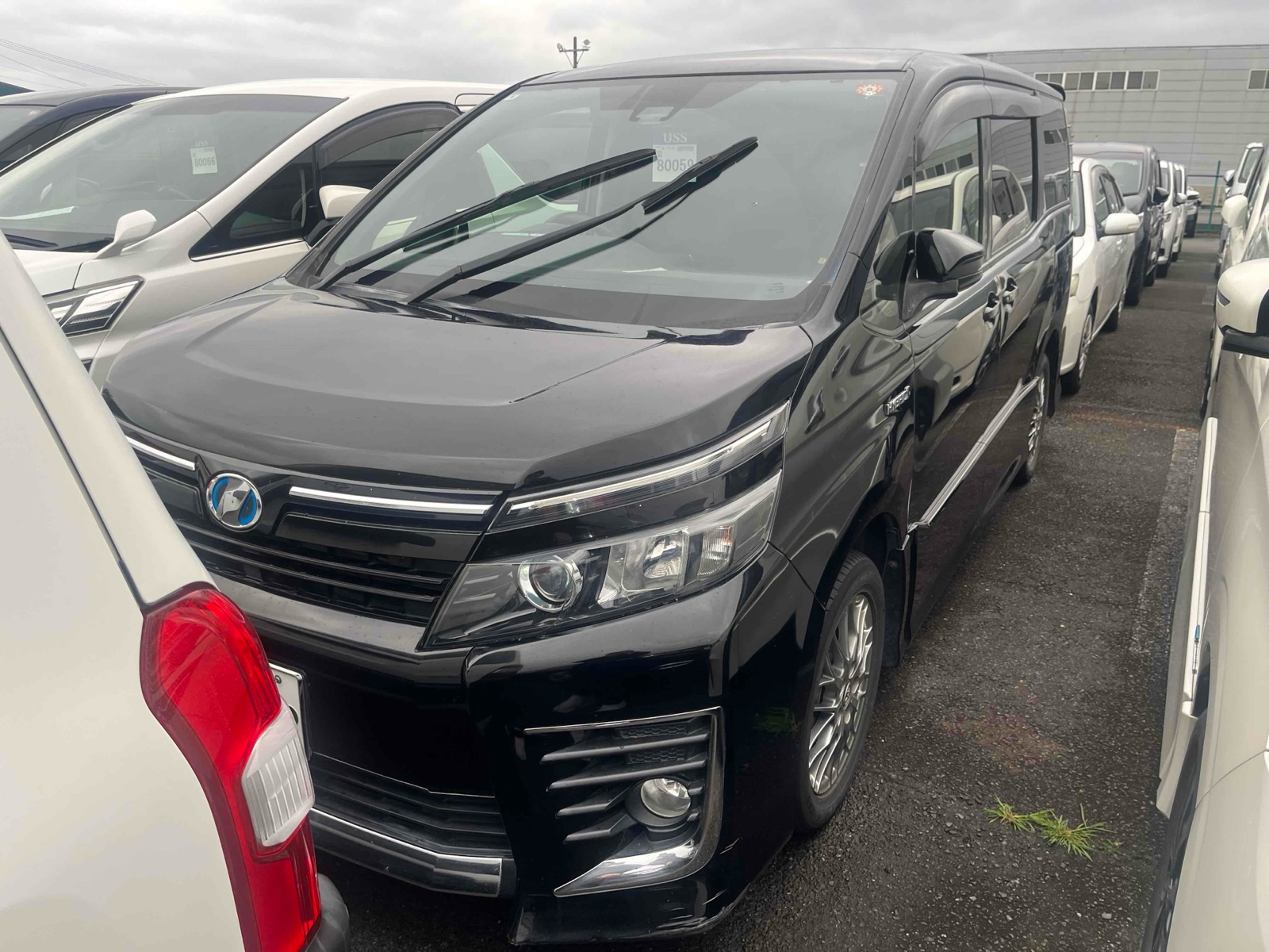 2016 TOYOTA VOXY R auction-graded Japanese used car for sale export to United Kingdom 