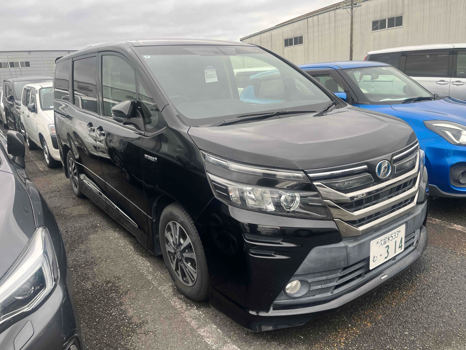 2014 TOYOTA VOXY R auction-graded Japanese used car for sale export to United Kingdom 