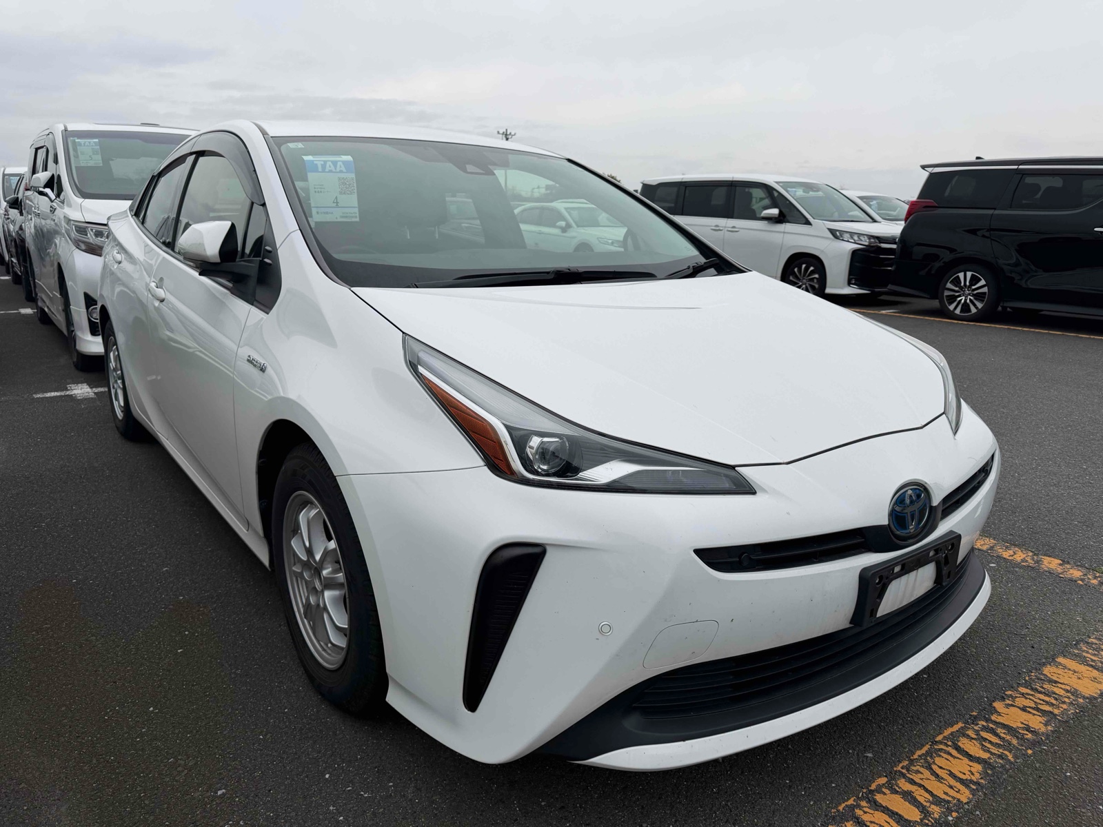 2019 TOYOTA PRIUS 3.5 auction-graded Japanese used car for sale export to United Kingdom 