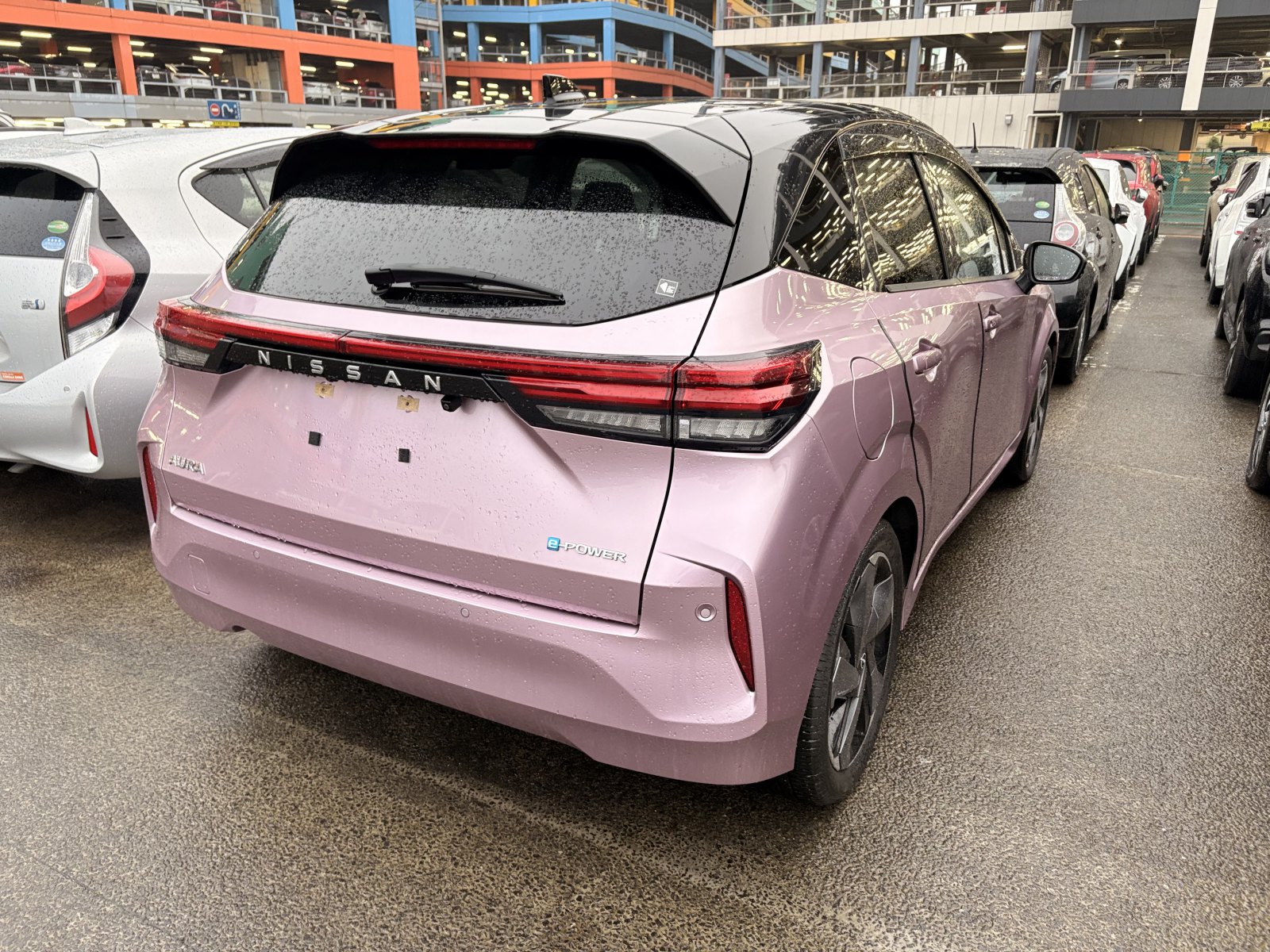 2021 NISSAN AURA 4.5 auction-graded Japanese used car for sale export to Ireland 