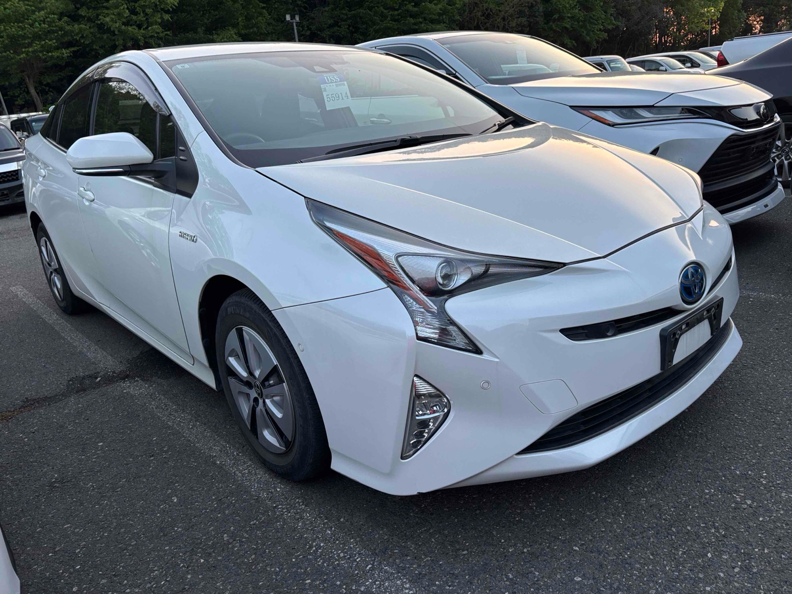 2018 TOYOTA PRIUS R auction-graded Japanese used car for sale export to United Kingdom 