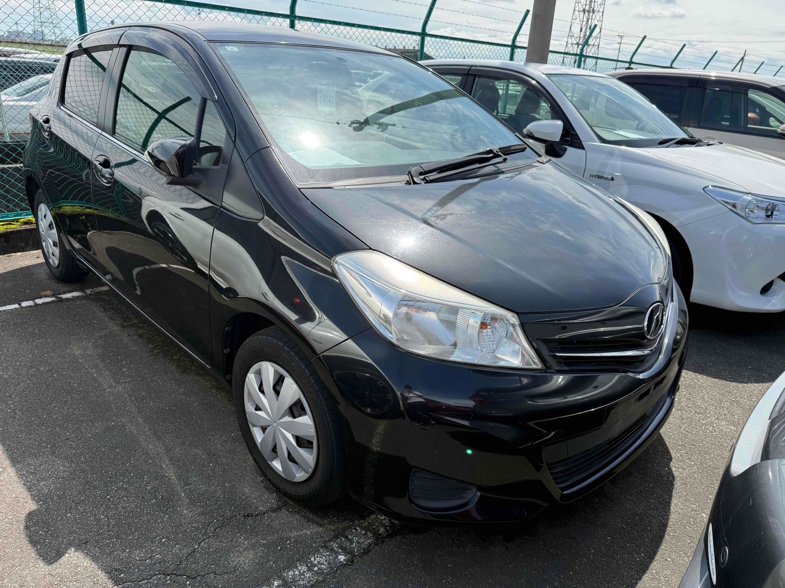 2013 TOYOTA VITZ 4.5 auction-graded Japanese used car for sale export to United Kingdom 