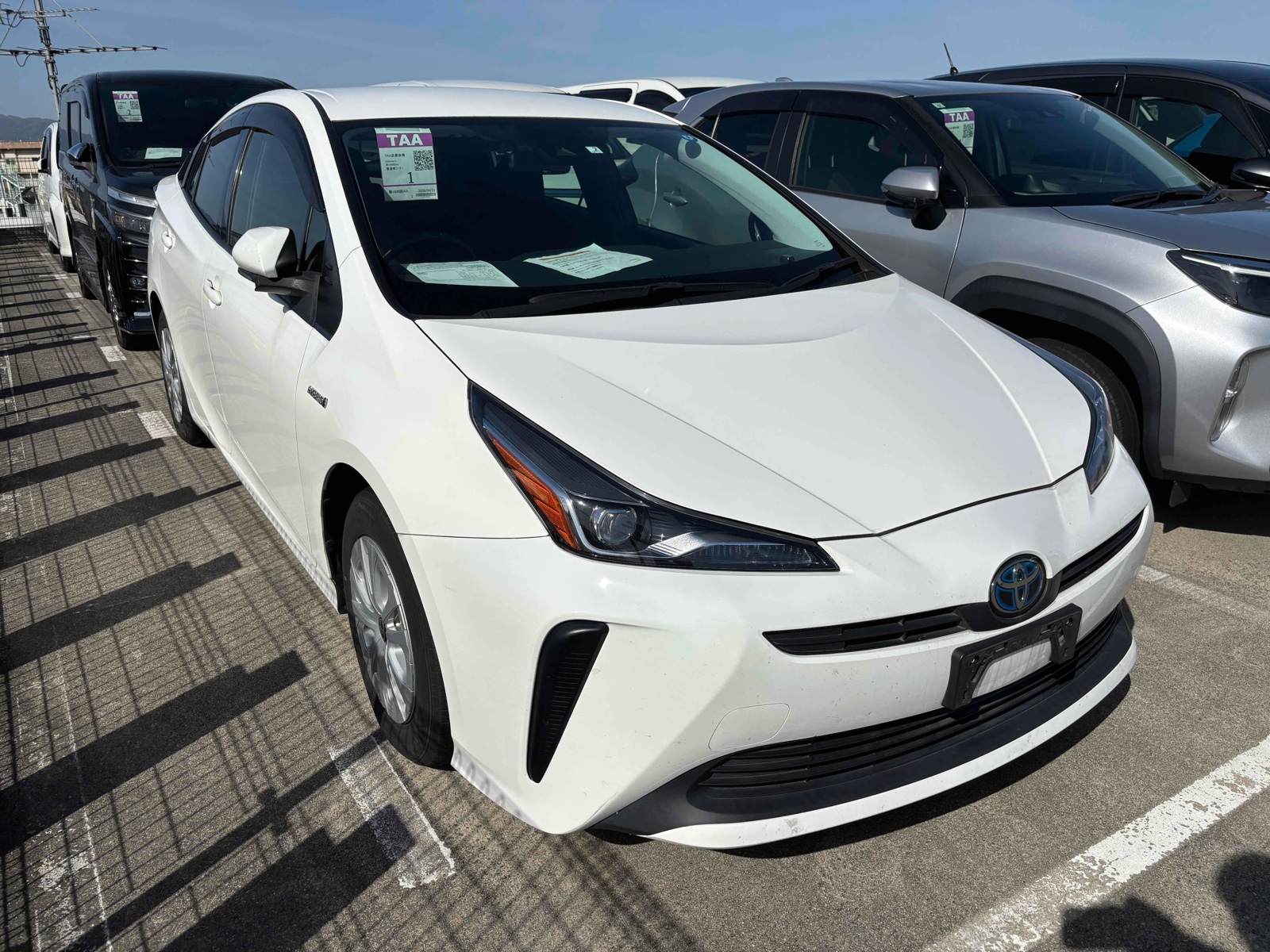 2019 TOYOTA PRIUS 4 auction-graded Japanese used car for sale export to United Kingdom 