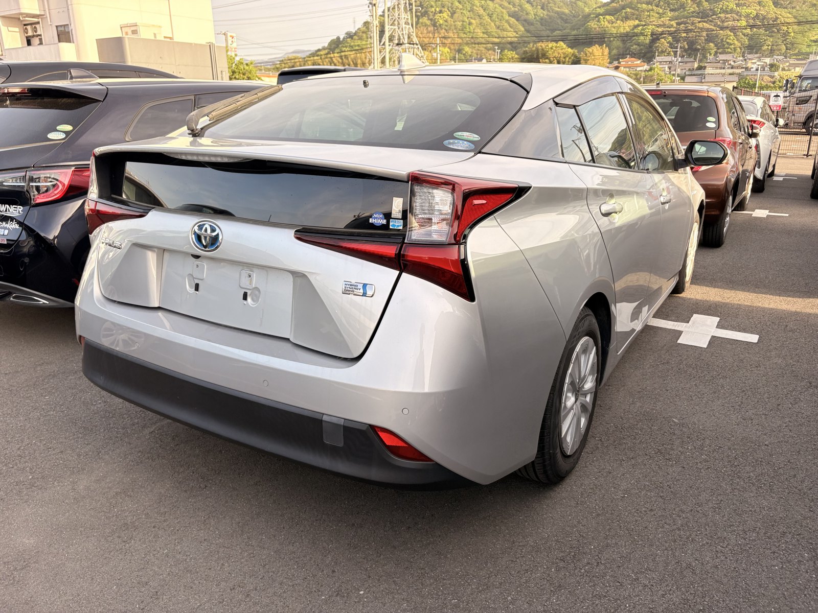2019 TOYOTA PRIUS RA auction-graded Japanese used car for sale export to United Kingdom 