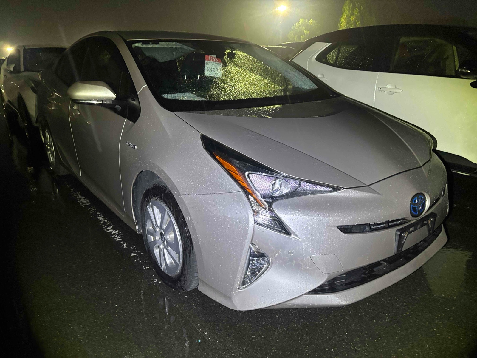 2017 TOYOTA PRIUS R auction-graded Japanese used car for sale export to United Kingdom 