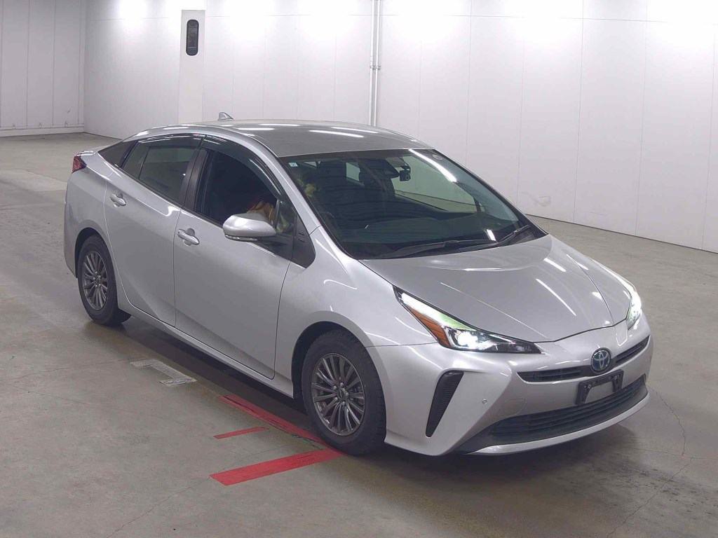 2021 TOYOTA PRIUS 4.5 auction-graded Japanese used car for sale export to United Kingdom 