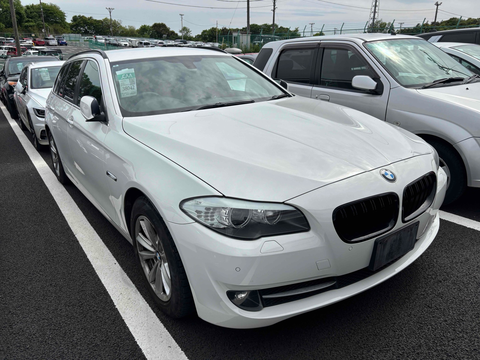 2013 BMW 5 SERIES 3.5 auction-graded Japanese used car for sale export to United Kingdom 