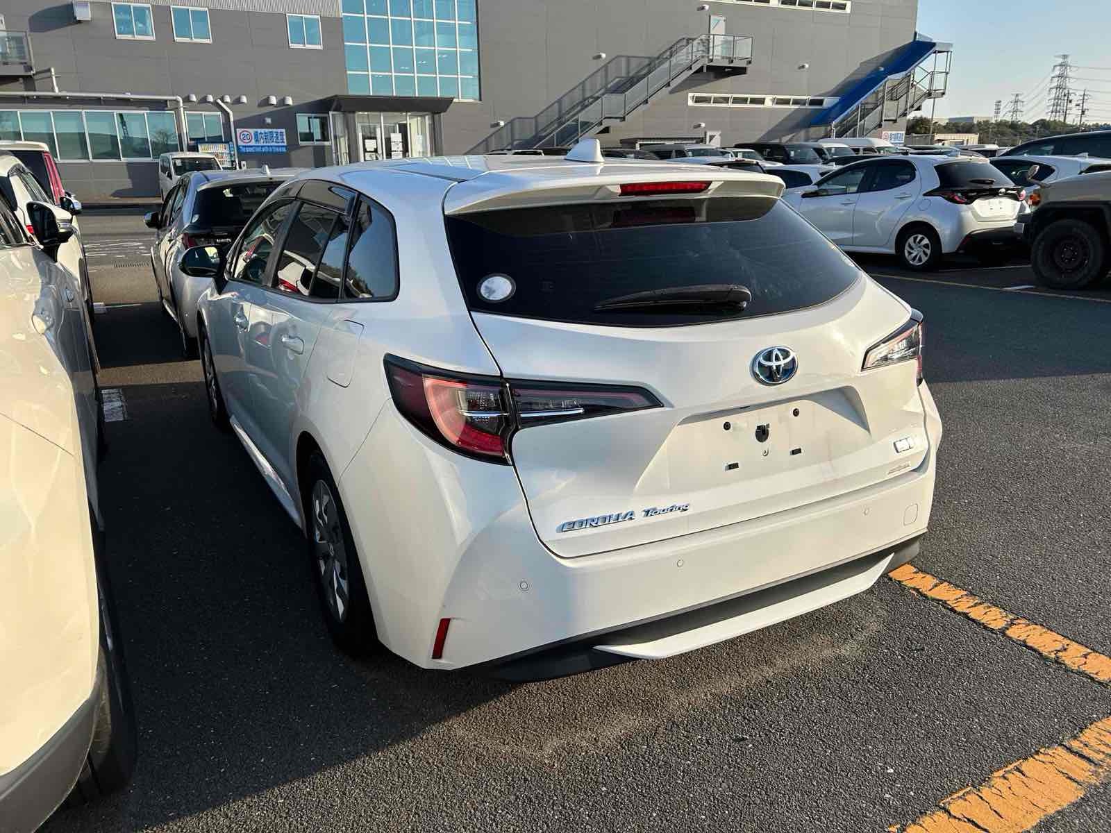 2020 TOYOTA COROLLA TOURING 3.5 auction-graded Japanese used car for sale export to United Kingdom 