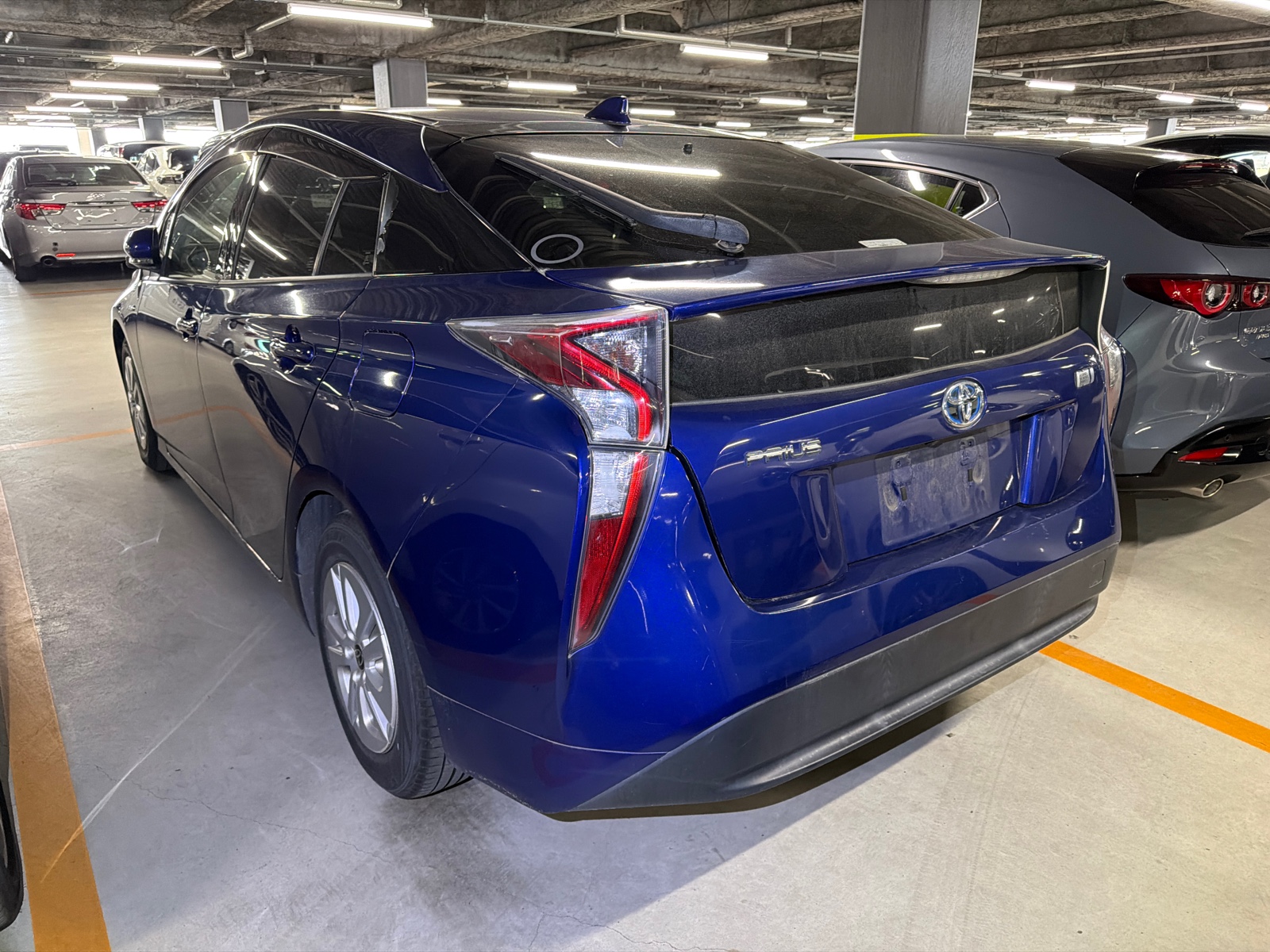 2017 TOYOTA PRIUS 3 auction-graded Japanese used car for sale export to United Kingdom 