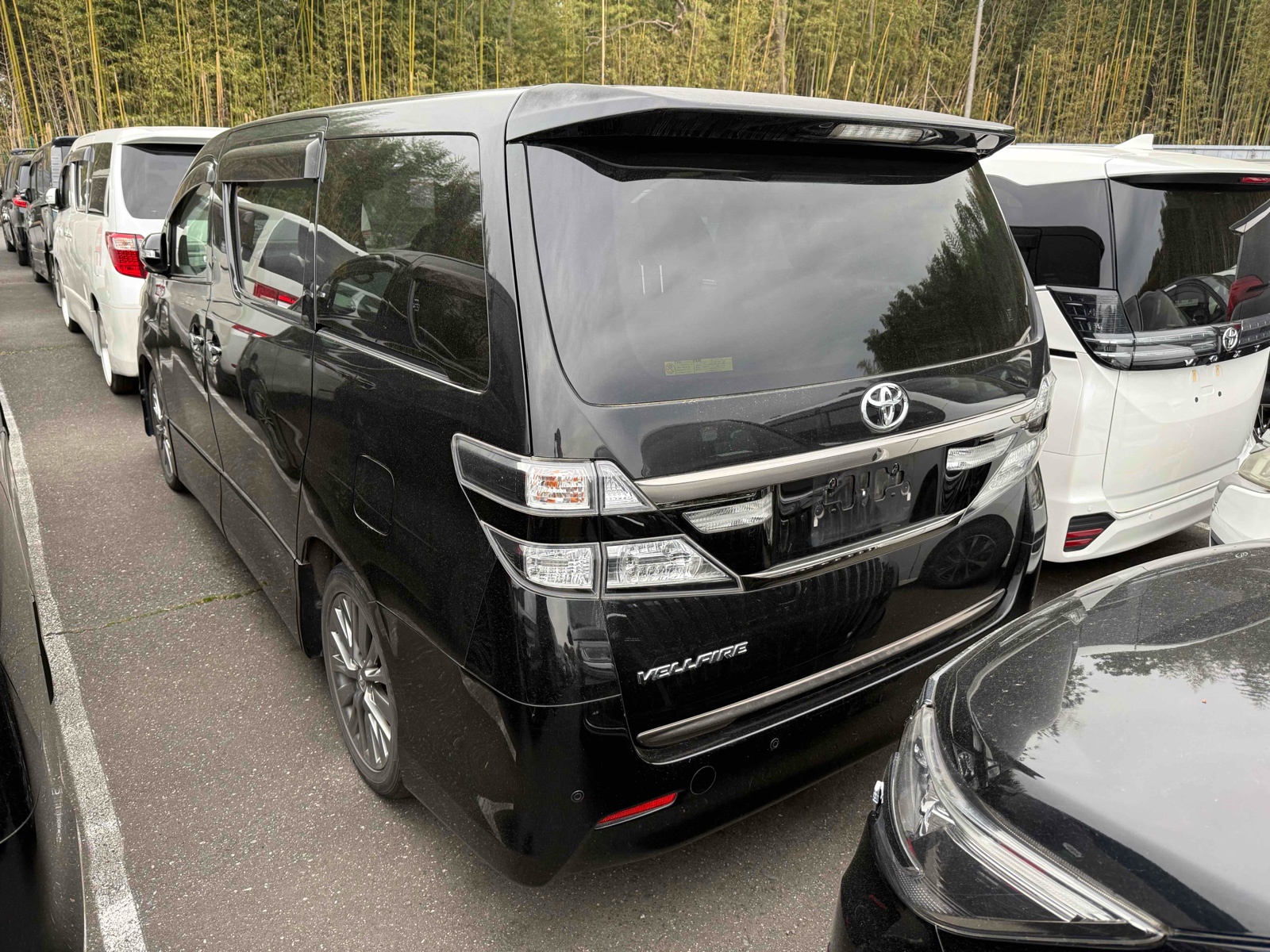 2013 TOYOTA VELLFIRE 3.5 auction-graded Japanese used car for sale export to United Kingdom 