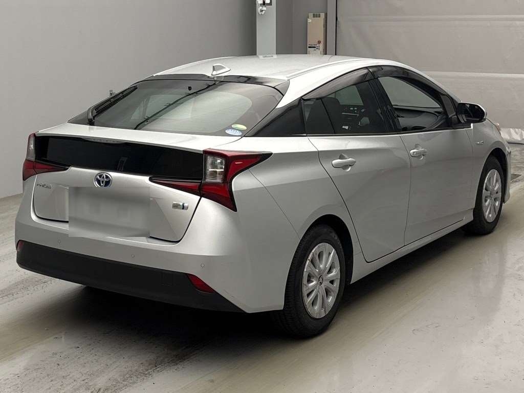 2020 TOYOTA PRIUS R auction-graded Japanese used car for sale export to United Kingdom 