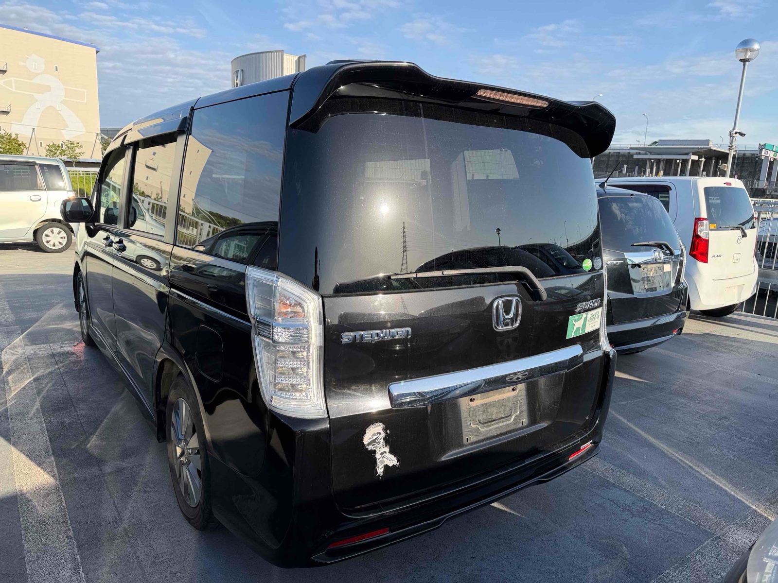2013 HONDA STEP WAGON R auction-graded Japanese used car for sale export to United Kingdom 