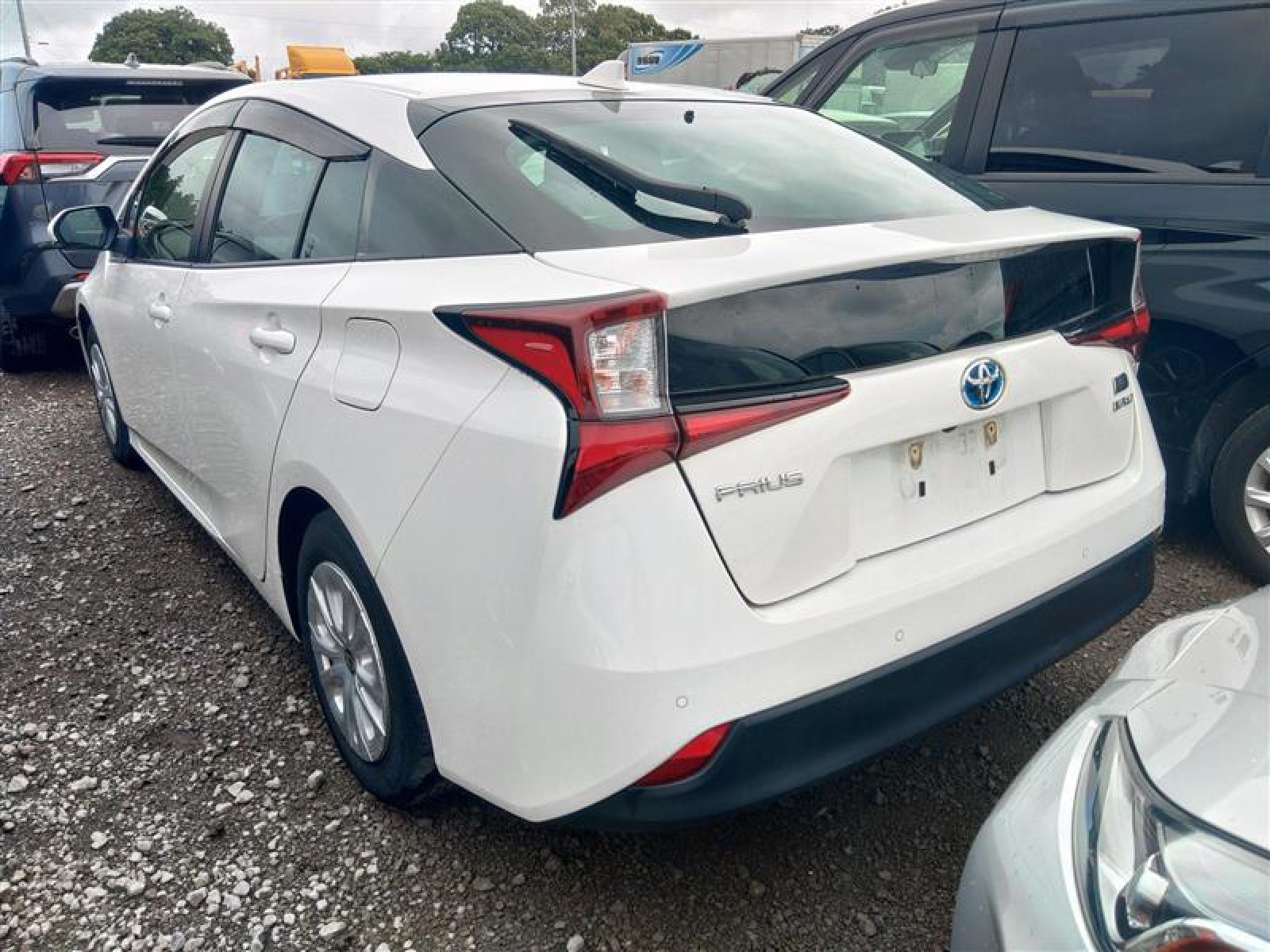 2021 TOYOTA PRIUS 3.5 auction-graded Japanese used car for sale export to United Kingdom 