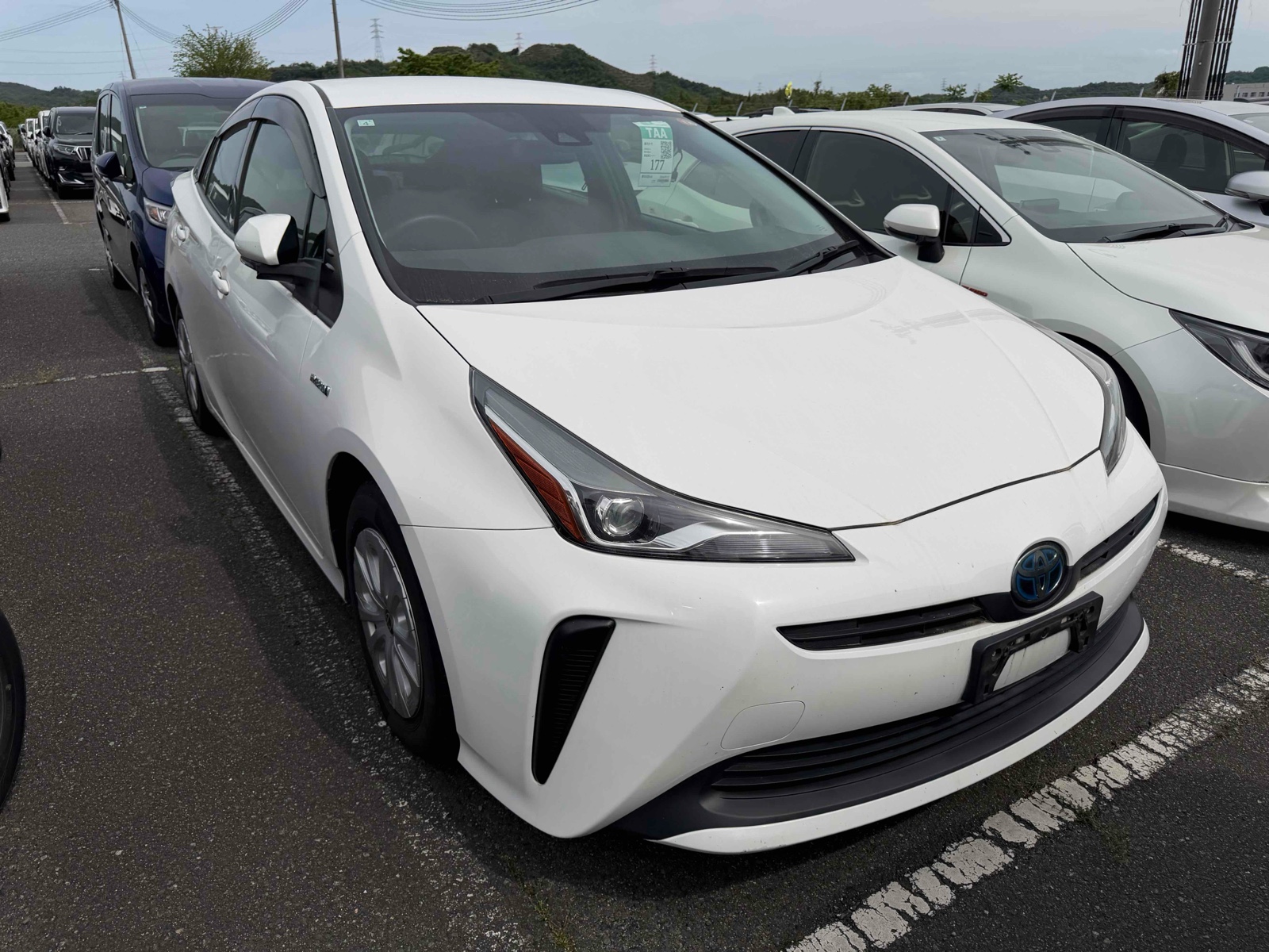 2019 TOYOTA PRIUS R auction-graded Japanese used car for sale export to United Kingdom 