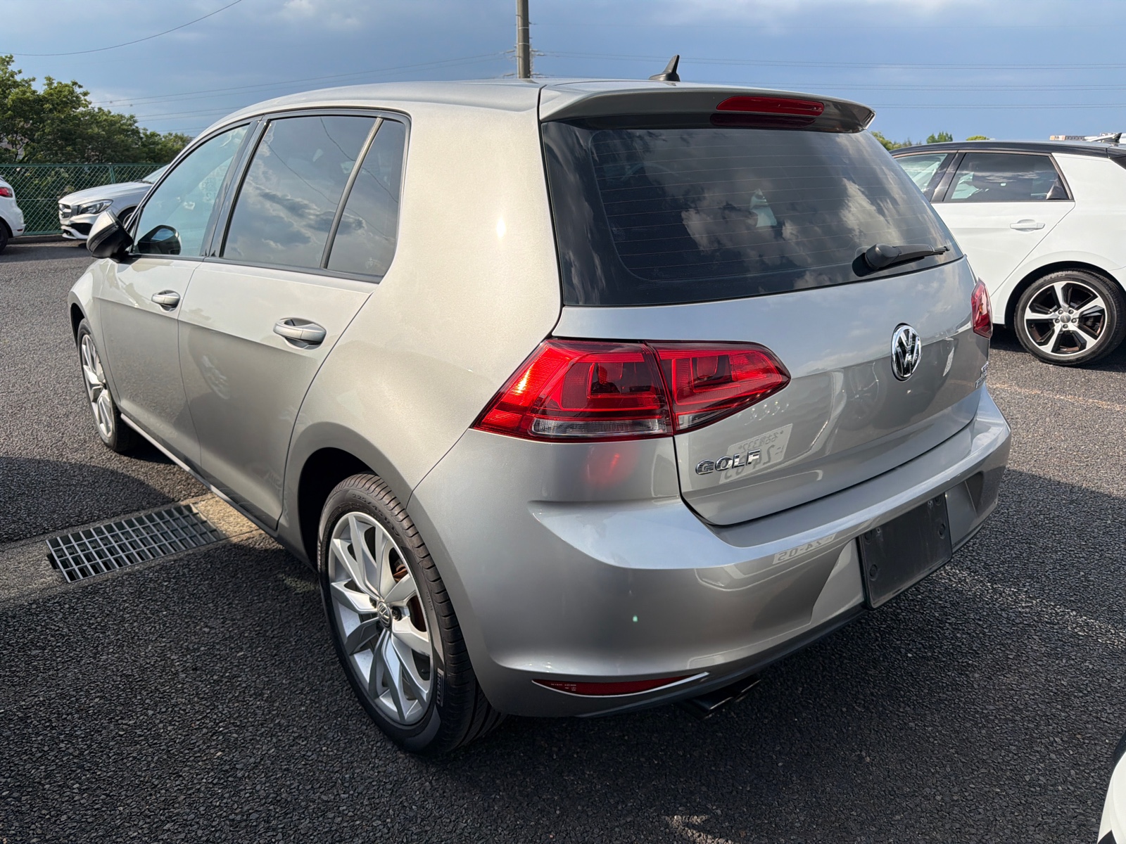 2014 VOLKSWAGEN GOLF 4 auction-graded Japanese used car for sale export to United Kingdom 